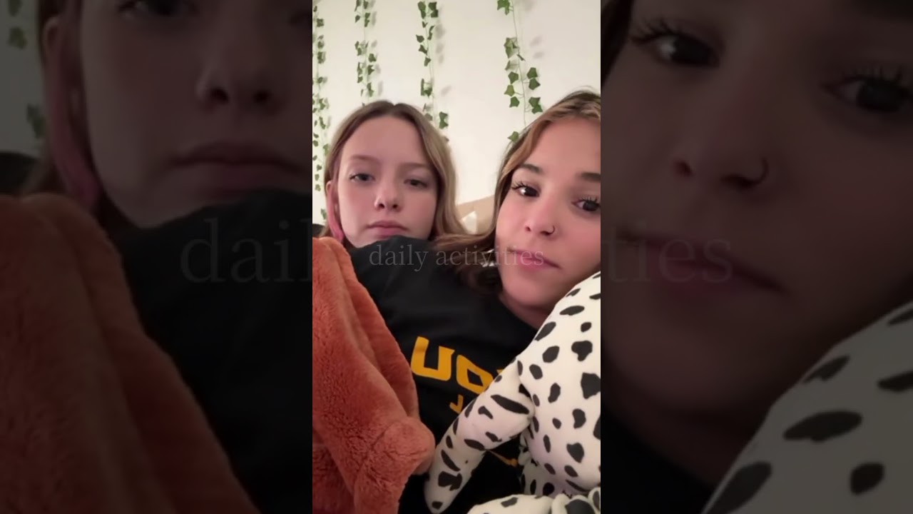 Занятие 😱две юные девушки перед сном😴