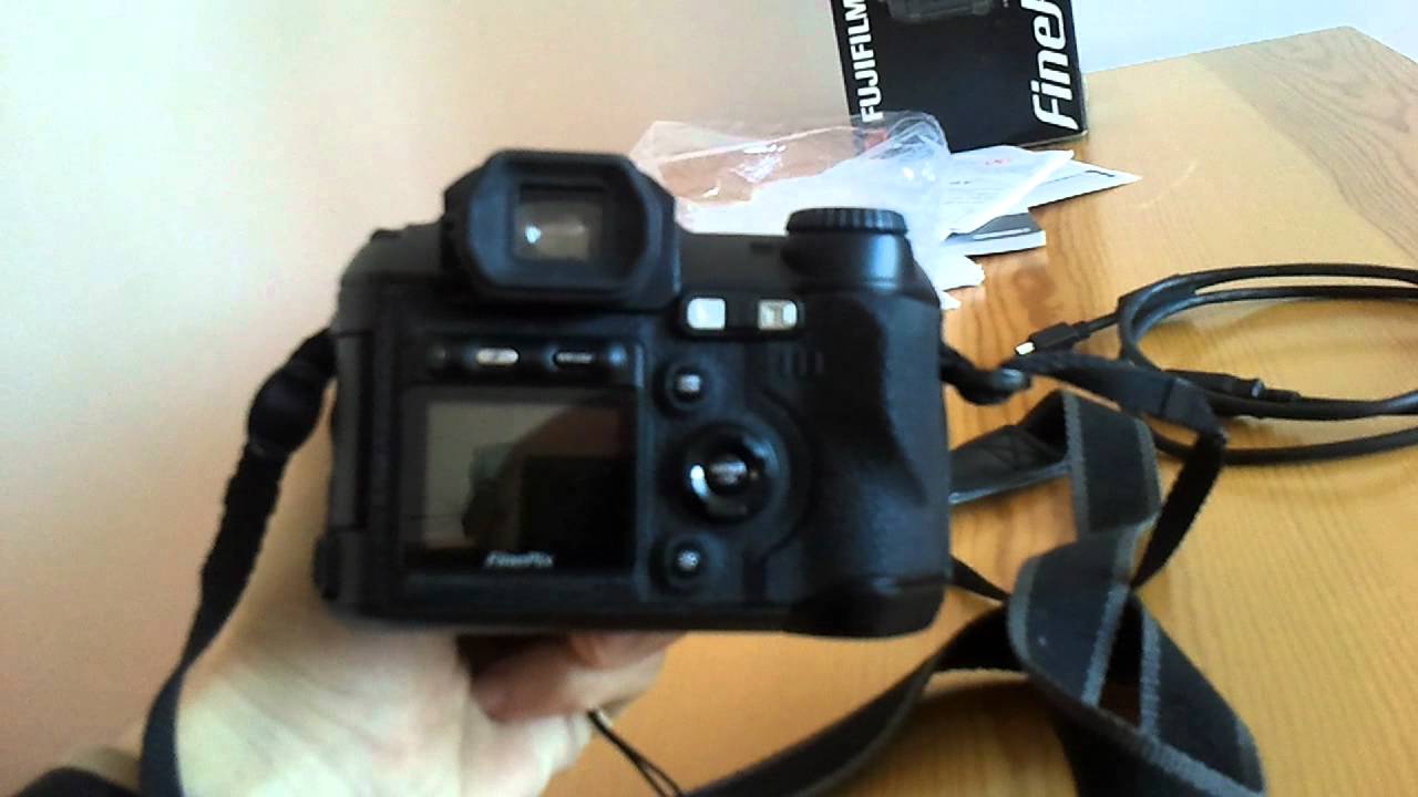 Fujifilm FinePix S5500 camera