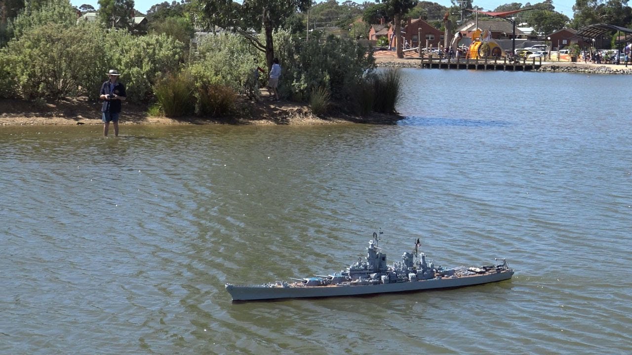 Sailing Nigel's USS Missouri model ship