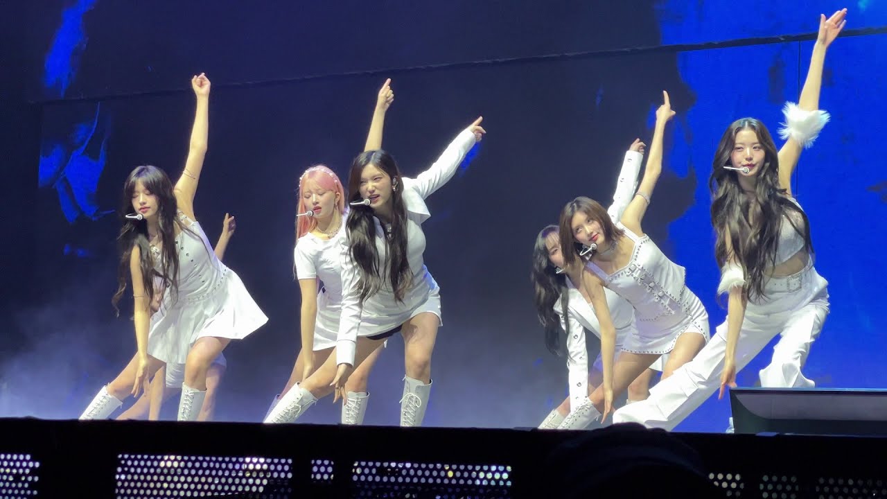 230617 IVE 아이브 'BLUE BLOOD' 직캠 FANCAM PROM QUEENS MANILA