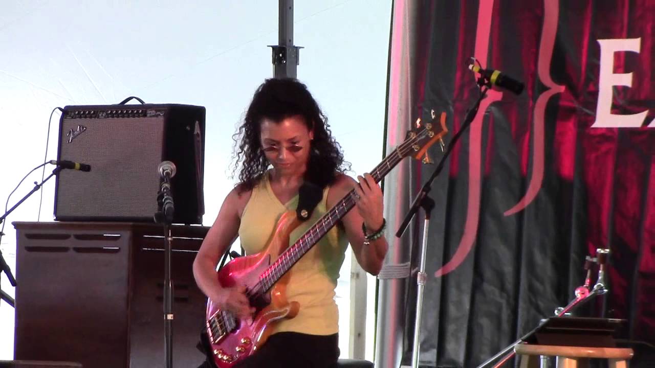 PRS Experience 2013 Rhonda Smith thumb technique