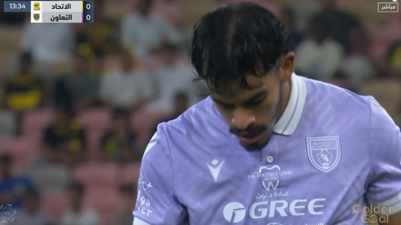 نجمنا سعد الناصر في مباراة فريقه #التعاون أمام نظيره فريق الاتحاد في #دوري_روشن .