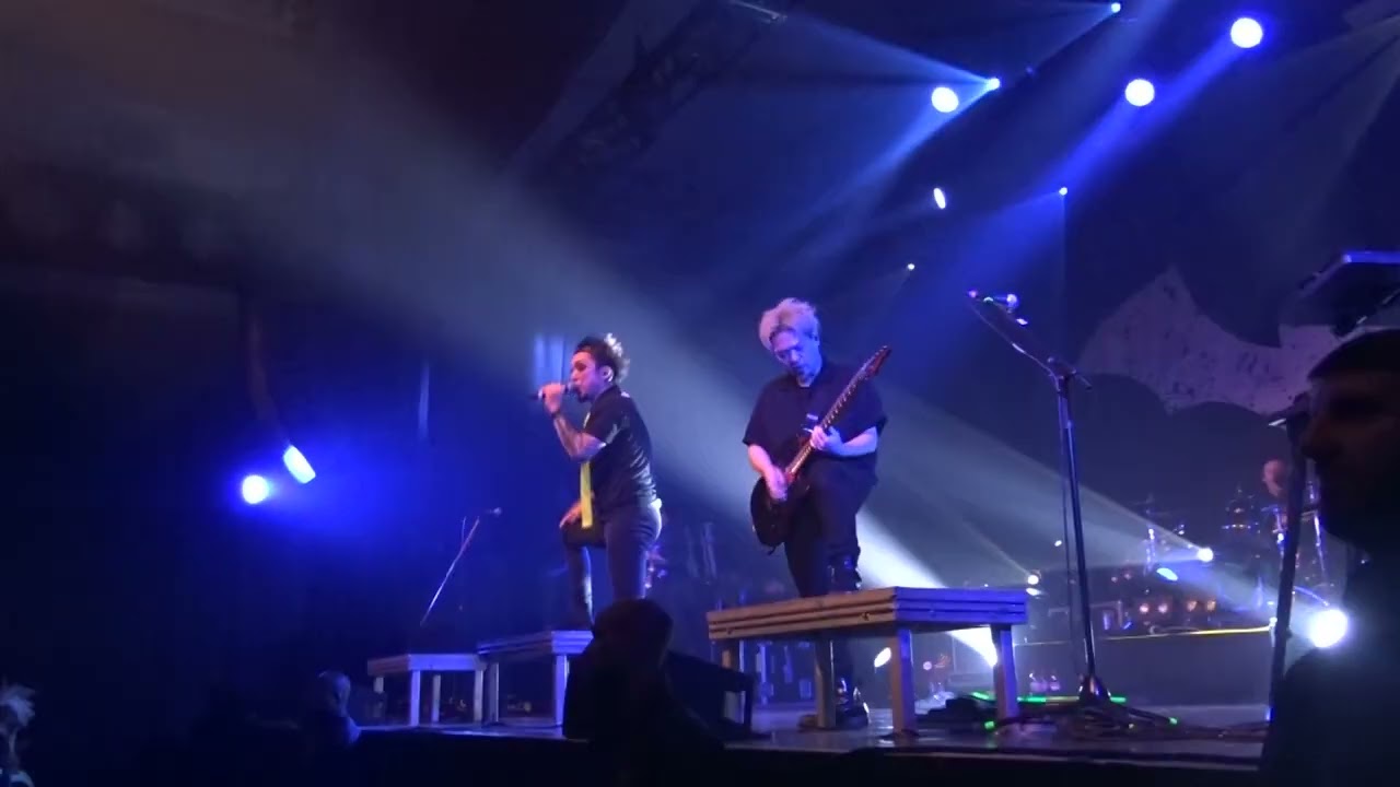 SiM - KiLLiNG ME (live in Paris - Elysée Montmartre 23/11/2024)
