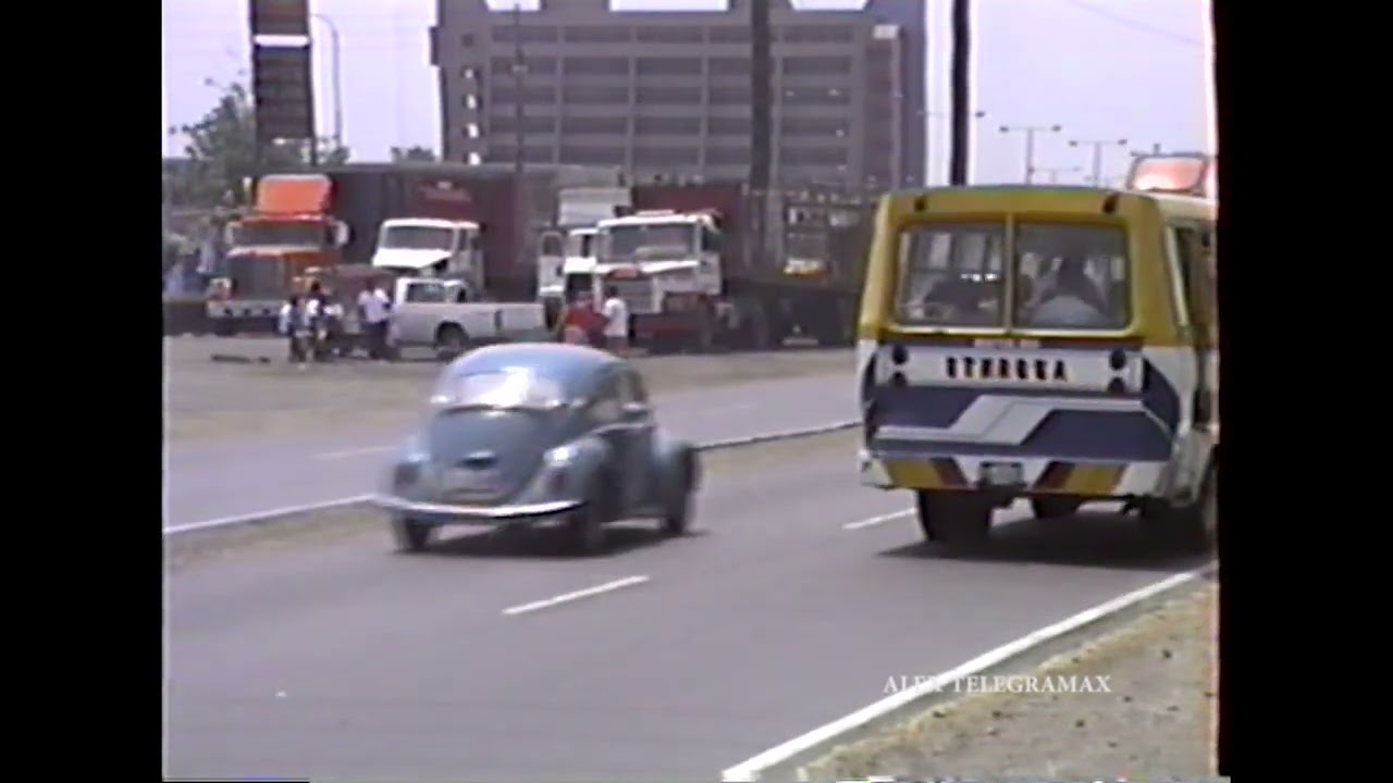 Buses antiguos de los 90´s en Perú