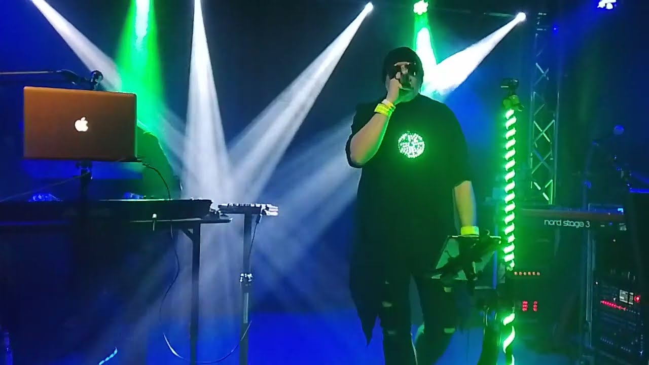 Chroma Neon - 'Don't Break My Heart'  live (Cover) @ Marias Ballroom, Hamburg 2026