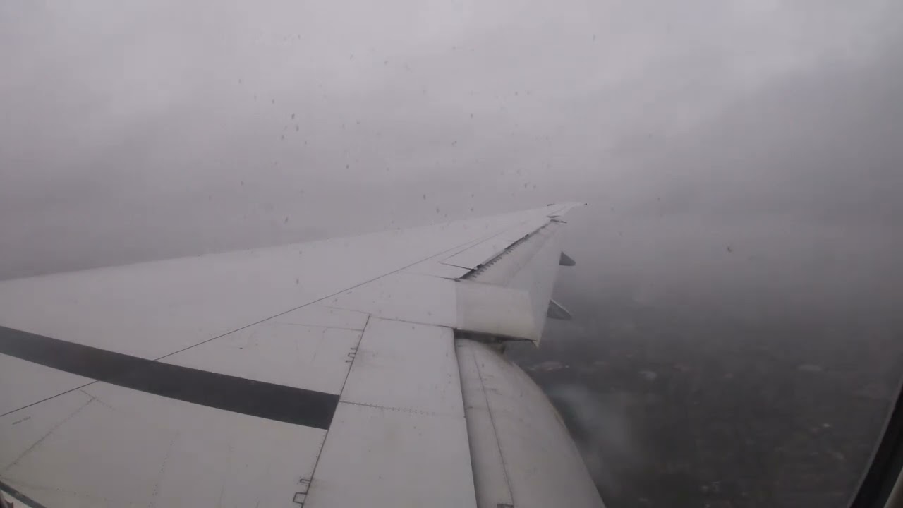 Rainy landing at London Heathrow-Etihad Boeing 777-300er