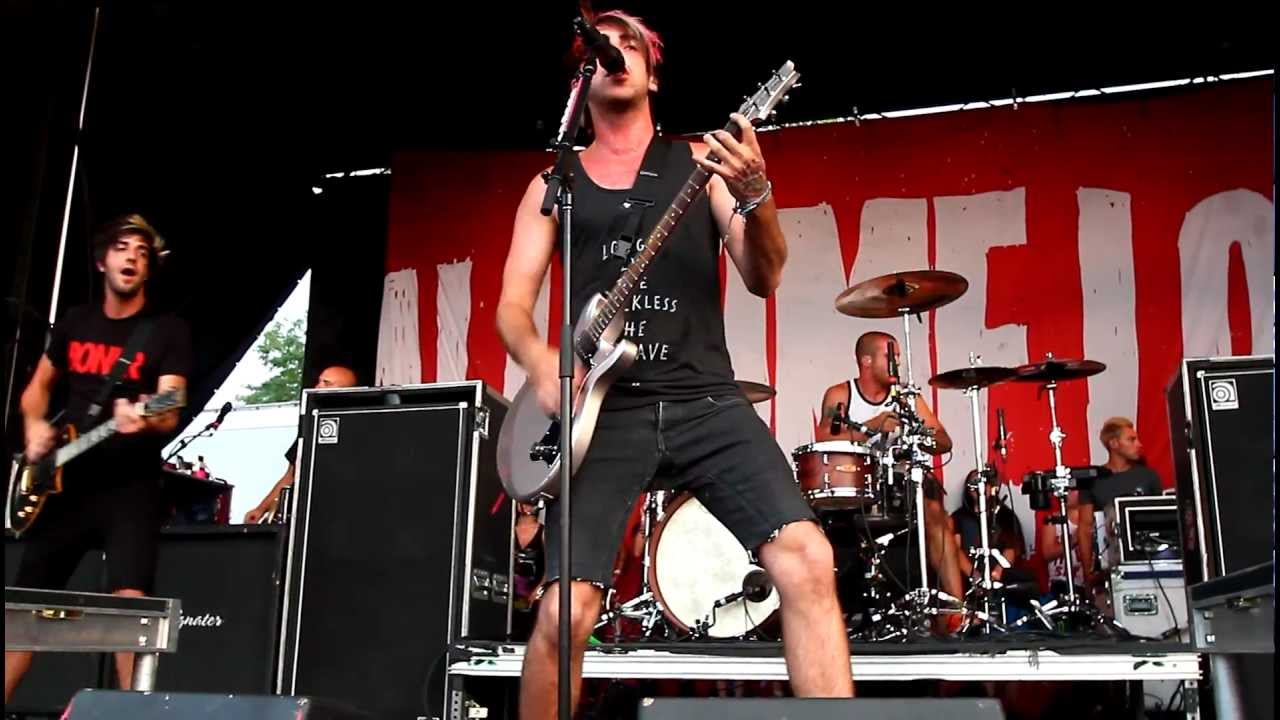 All Time Low - Damned If I Do Ya / Lost In Stereo / Heroes (live at Vans Warped Tour 2012 Montreal)