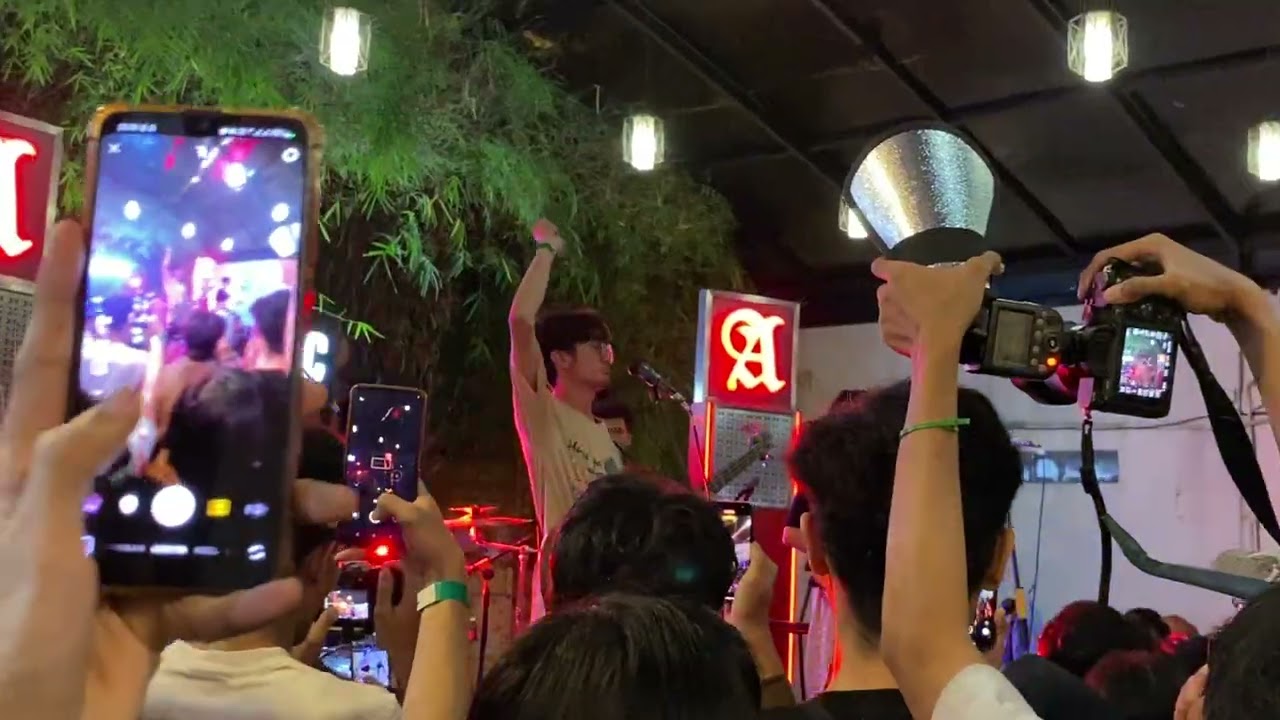 Murphy Radio (tour jogja)  -Graduation Song 