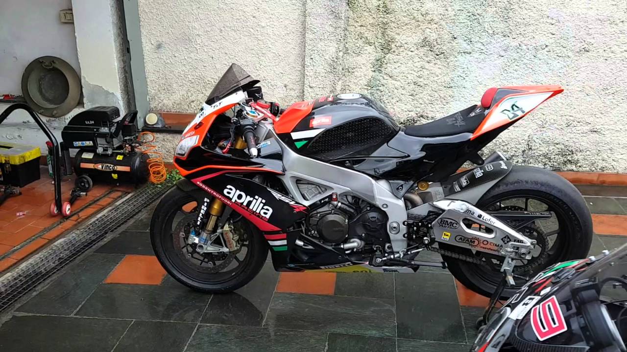Aprilia RSV-4 with SC project exhaust and Akprapovic manifold