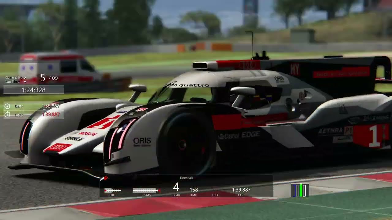 Audi R18etron V6 TDI 700bhp Hybrid vs Toyota TS040  Hybrid  1000 bhp