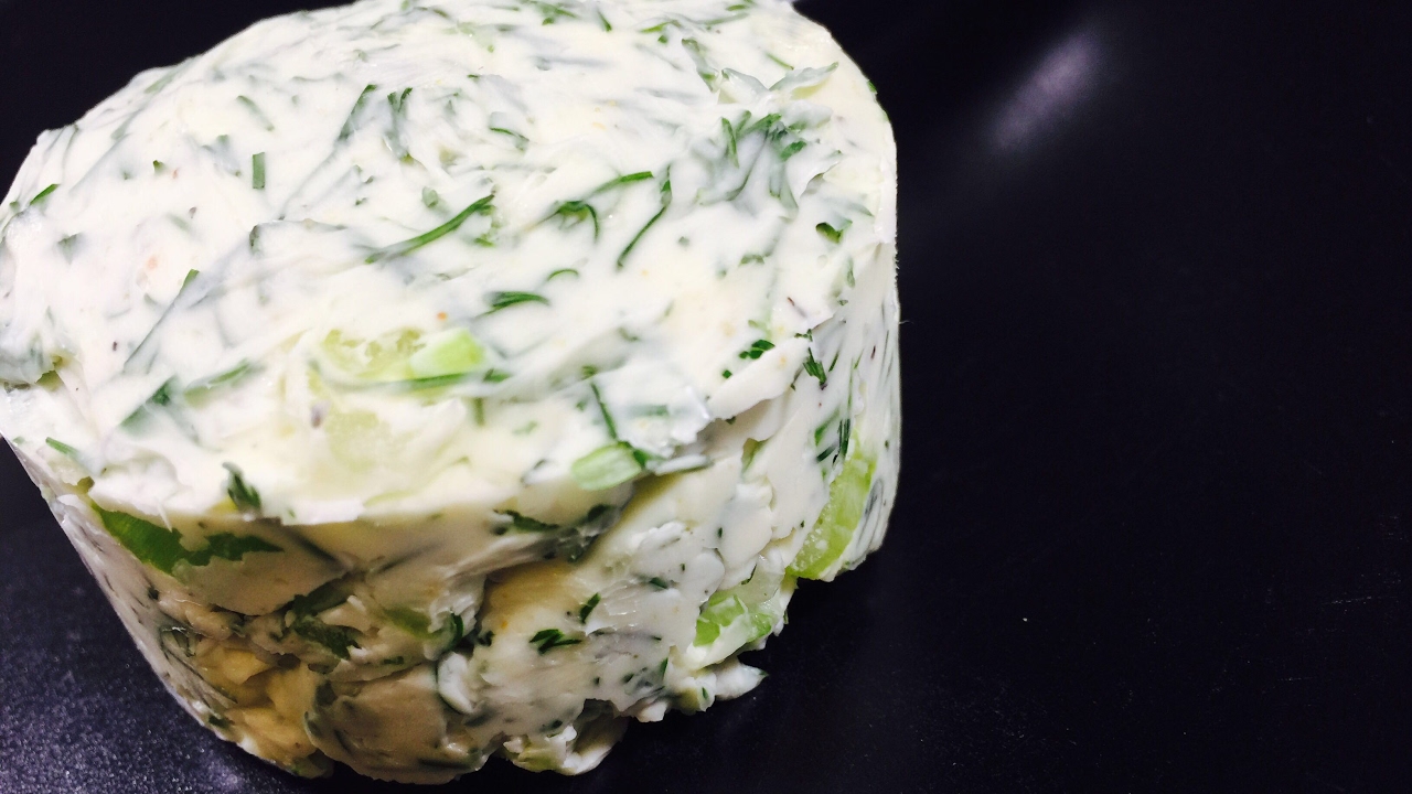 HOW TO MAKE HERBED BUTTER