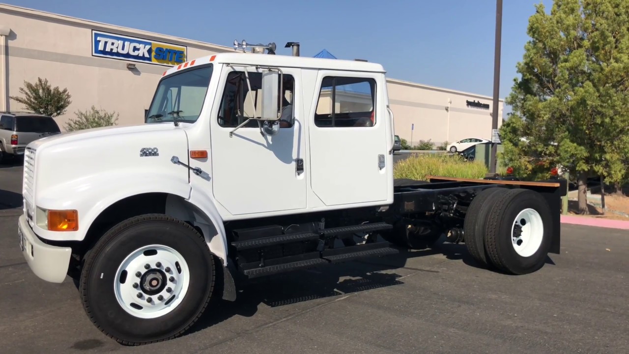 1999 International 4700 Crew Cab & Chassis