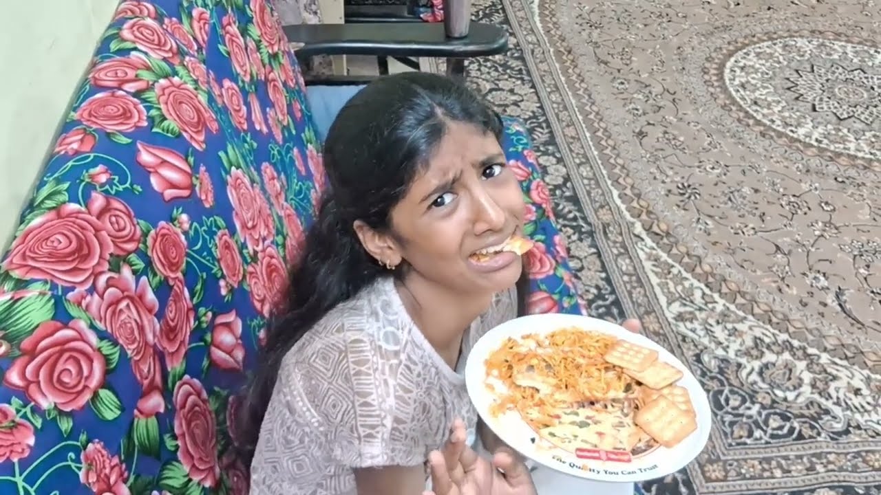 hamare ghar ki betii😂😅#hitler #mom #hyderabaad #comedy #funny #youtube #youtbers #ammi 💕😂😅