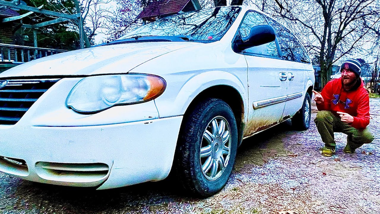Walk Around And Intro To My 2006 Chrysler Town And Country