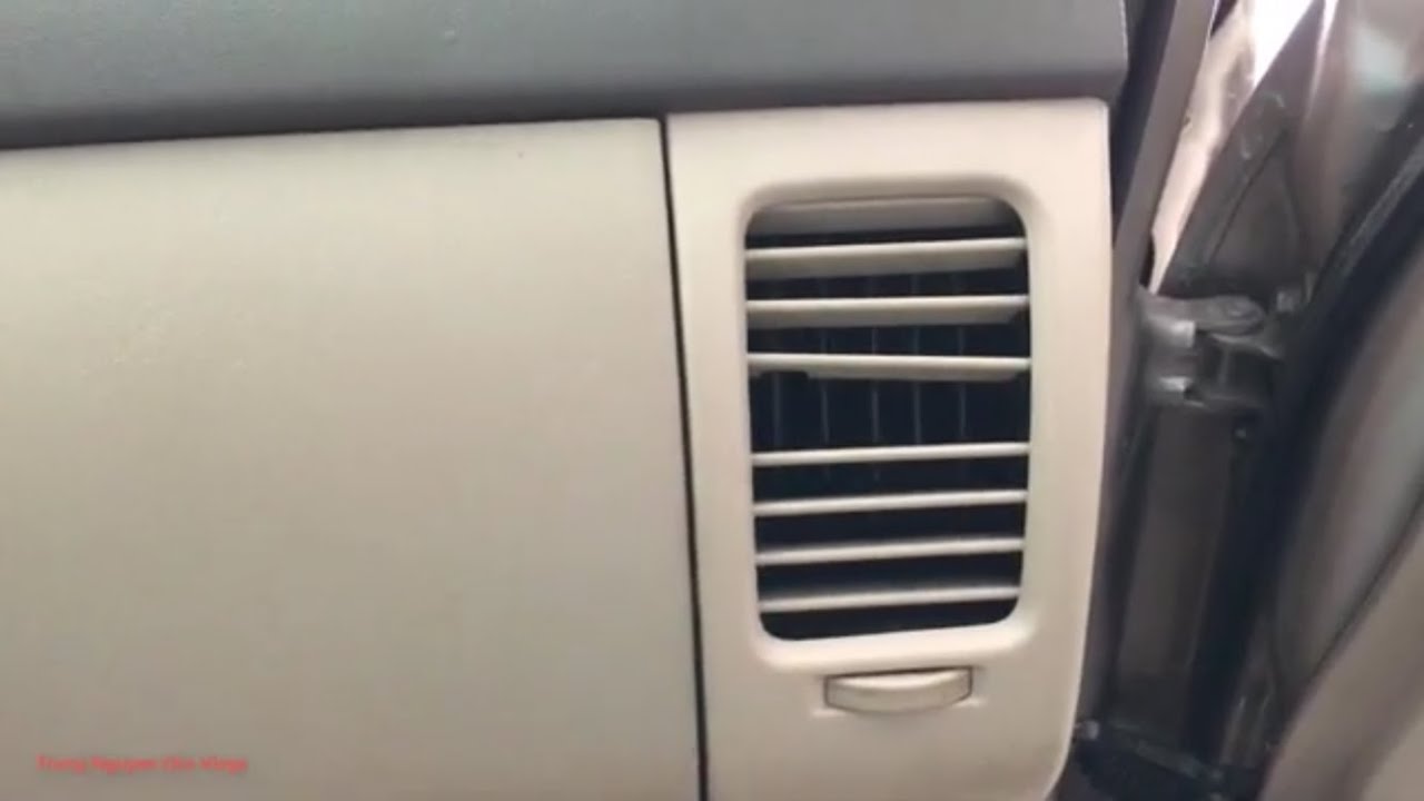 Thay cửa gió máy lạnh bị gãy / Cửa gió máy lạnh innova