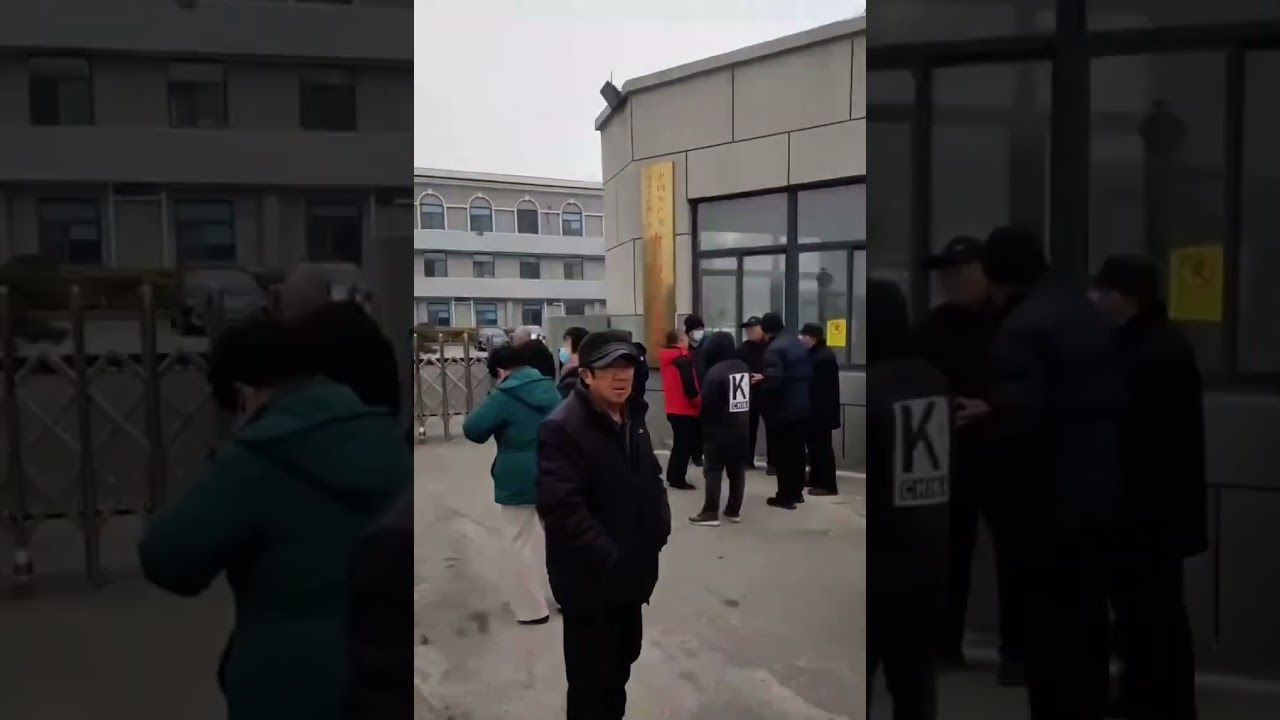 山东济南历城区东张村村民到街道办讨要征地补偿