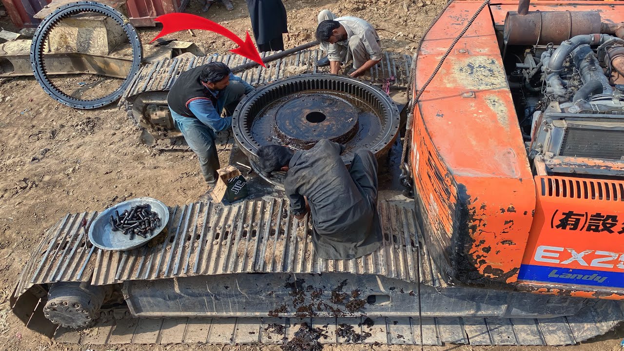 How To Replace Swing Bearing Of Excavator Machine // Swing Gear Replacement