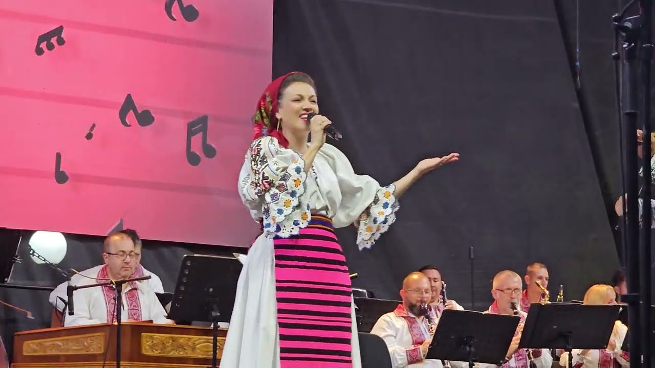 Ioana Ardelean – „Cetera cu 4 strune” | Festival de Folclor 2025 | Serbia