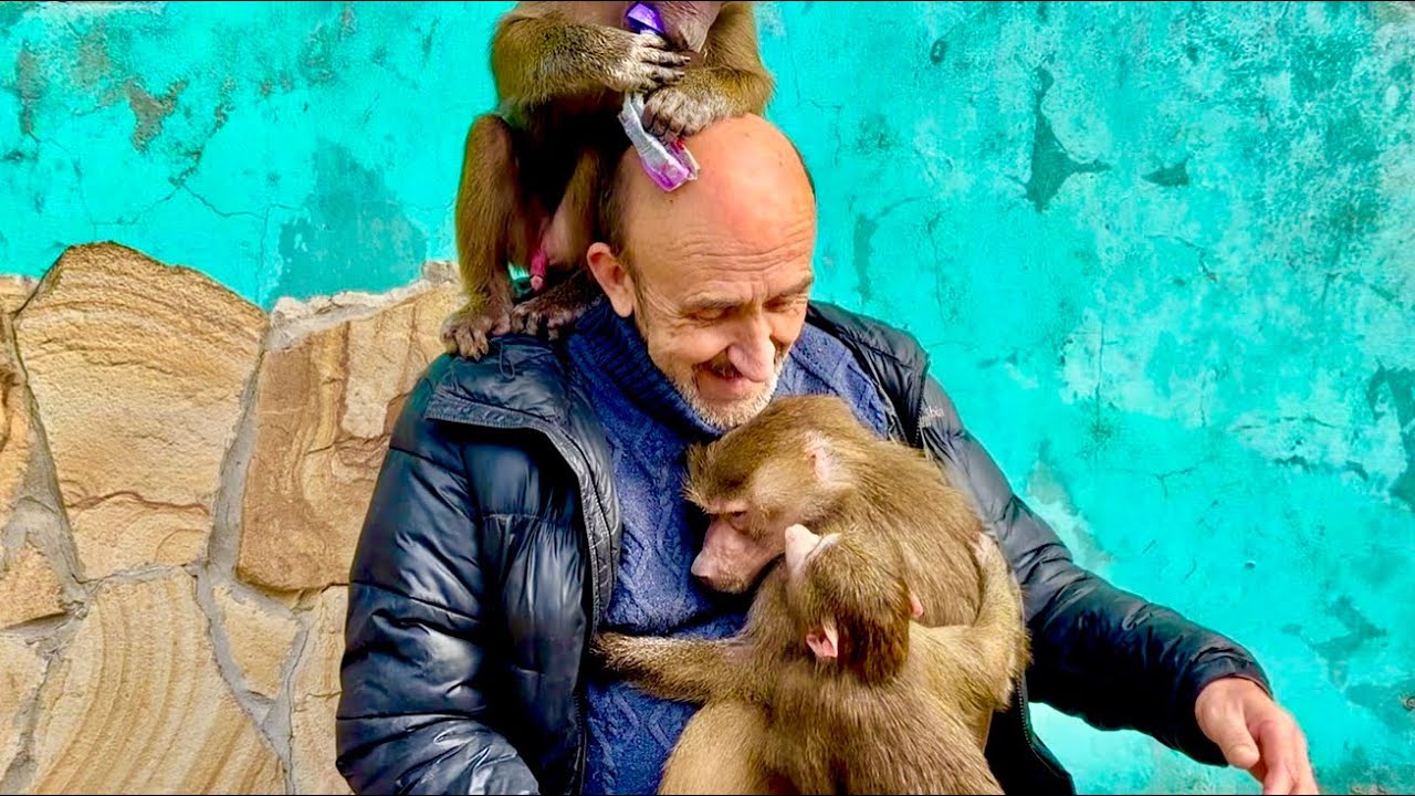 Влад собрался уходить и Люся просто кинулась ему на грудь с причитаниями😁😁😁