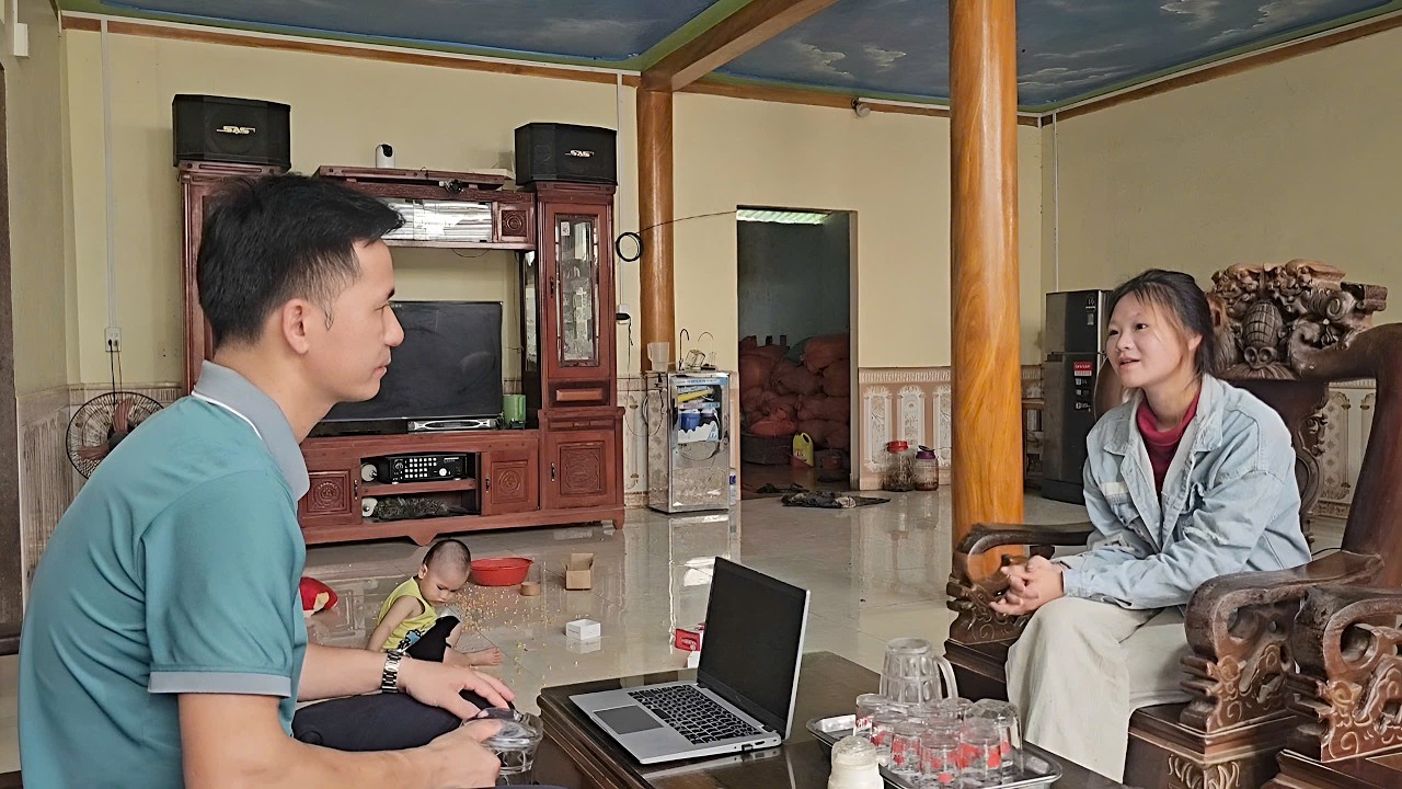 The woman developed a sense of vanity upon seeing Hoang's family circumstances