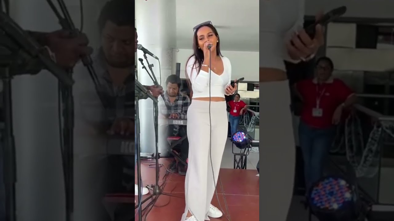 STEPHANIE - HATRAMIN'NY FARANY (Henika)