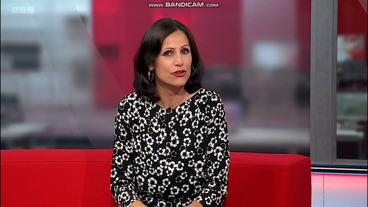 أنجانا جادجيل - جوارب سوداء وحذاء طويل حتى الكاحل - 4/4/22