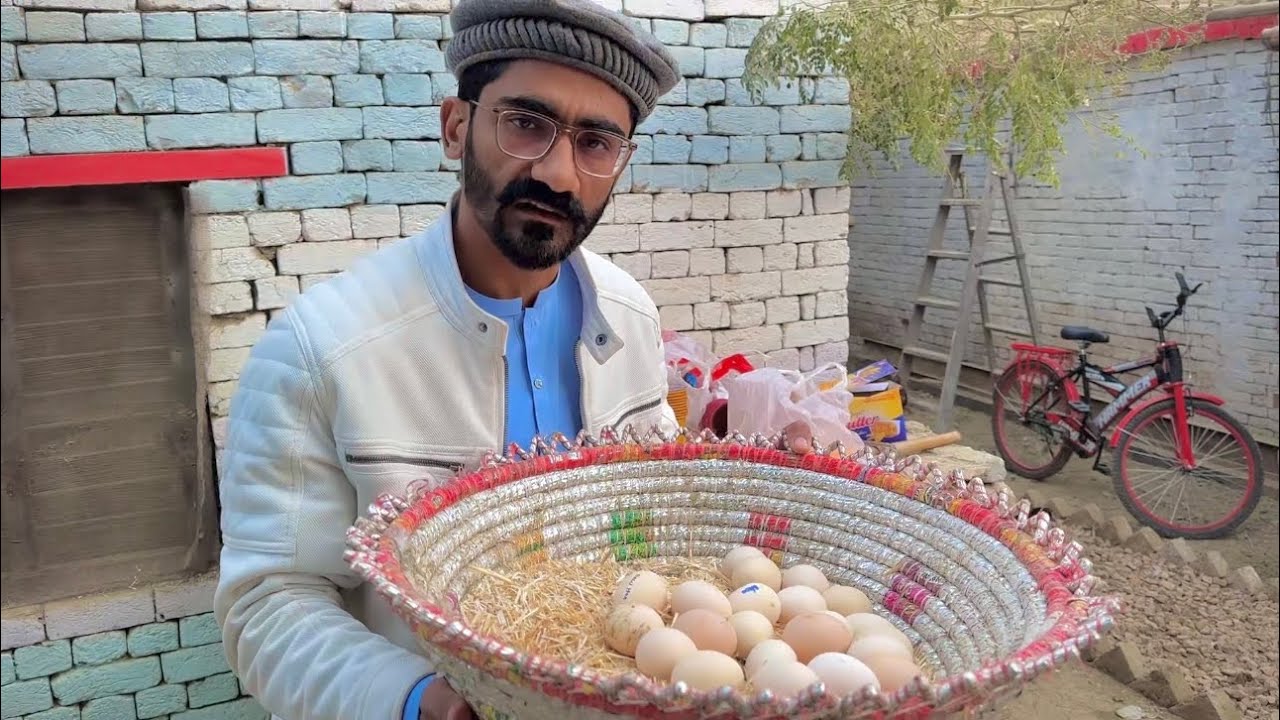Turkay bird ky nechy aseel murgi ky andy rakh diye 😂 kia yeh paal ly gi?