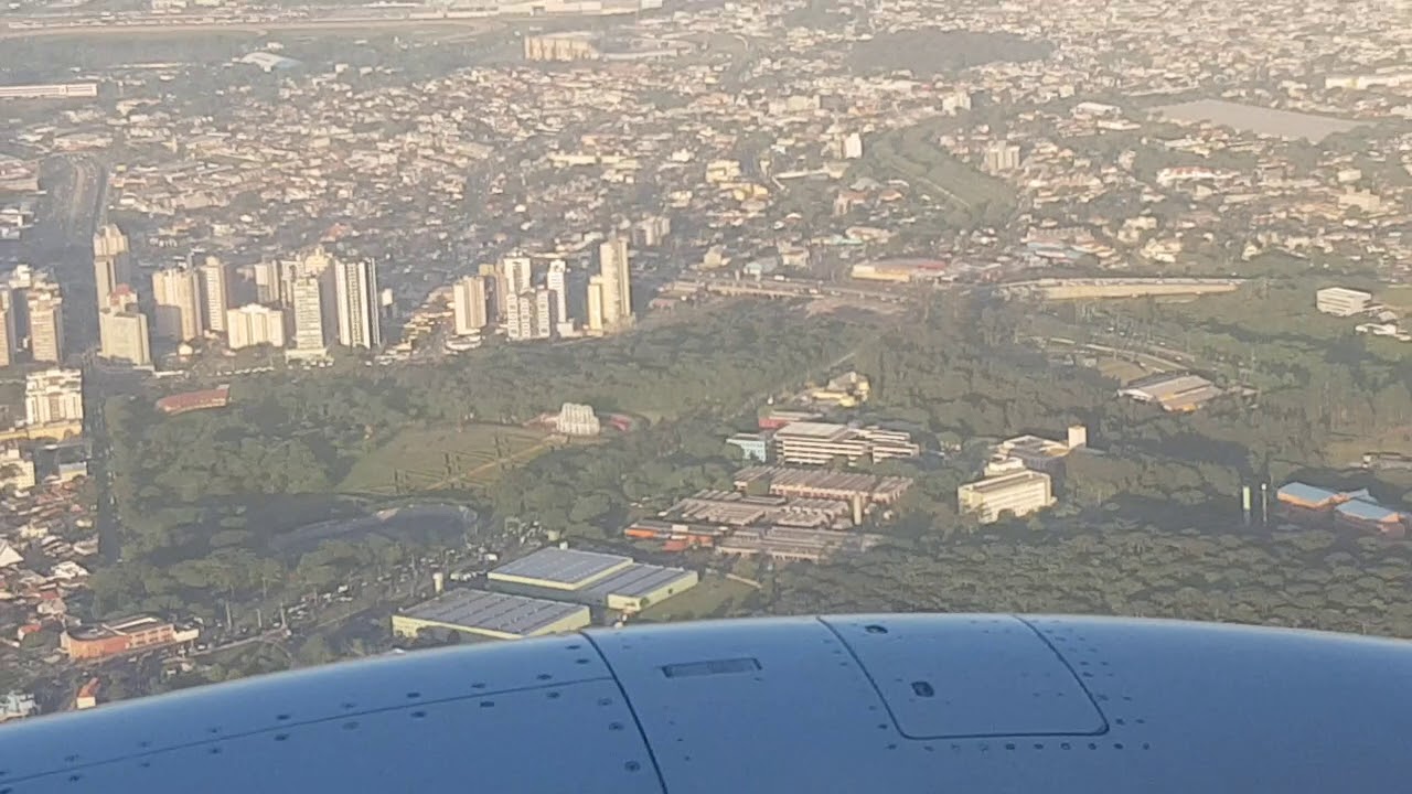 🛩Pouso Boeing 737-700 da Gol no Aeroporto Afonso Pena de Curitiba