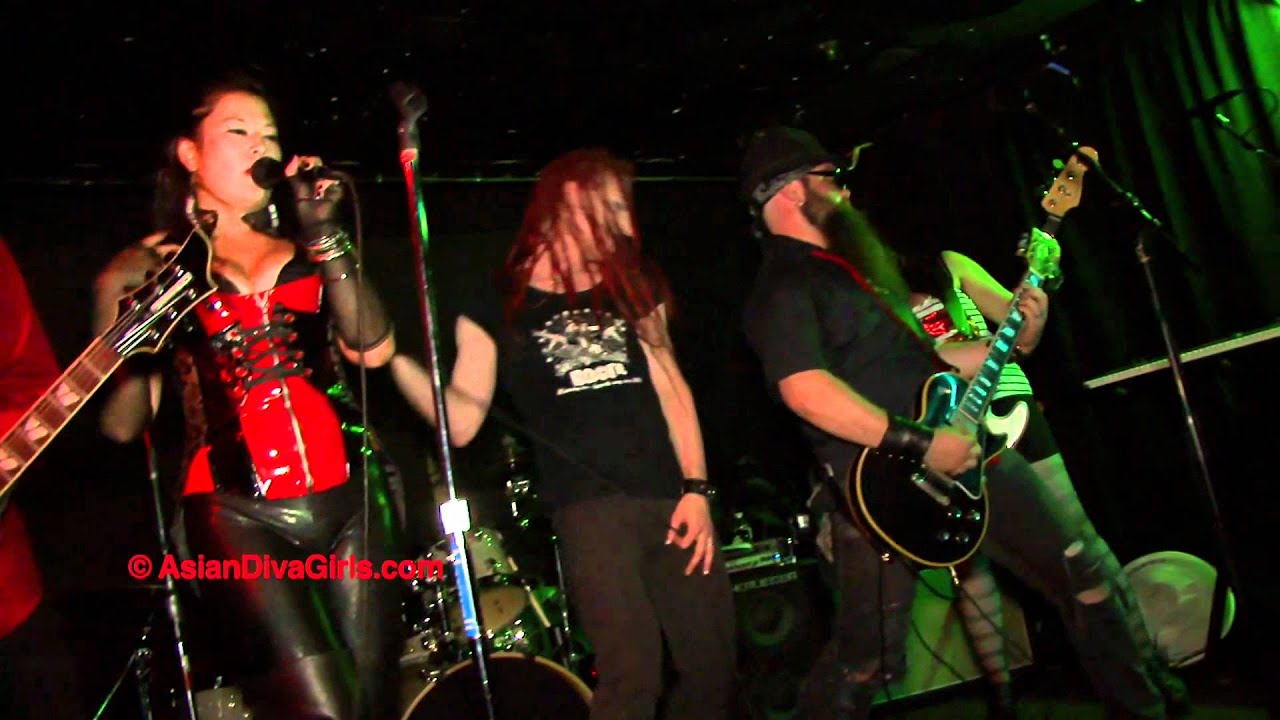 Smash Up Derby LIVE: Tricky Sandman