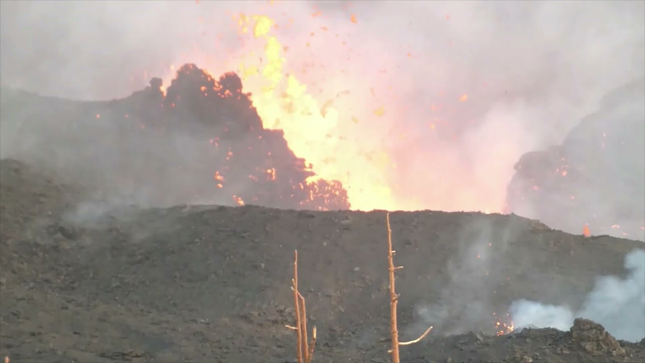 EL RUGIDO DEL VOLCÁN