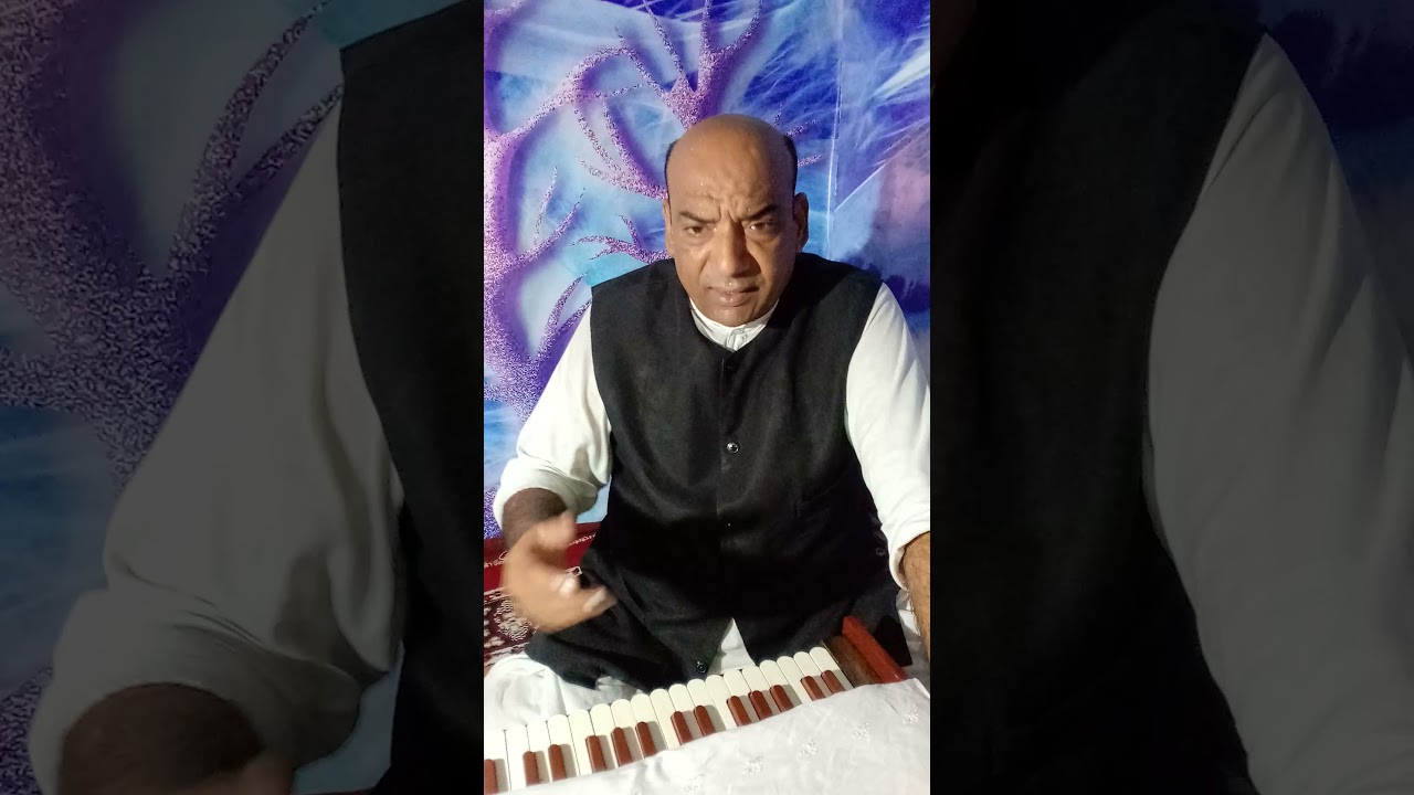 Ustad Ijaz Klate talking about his  teachers and playing raag bhairavi