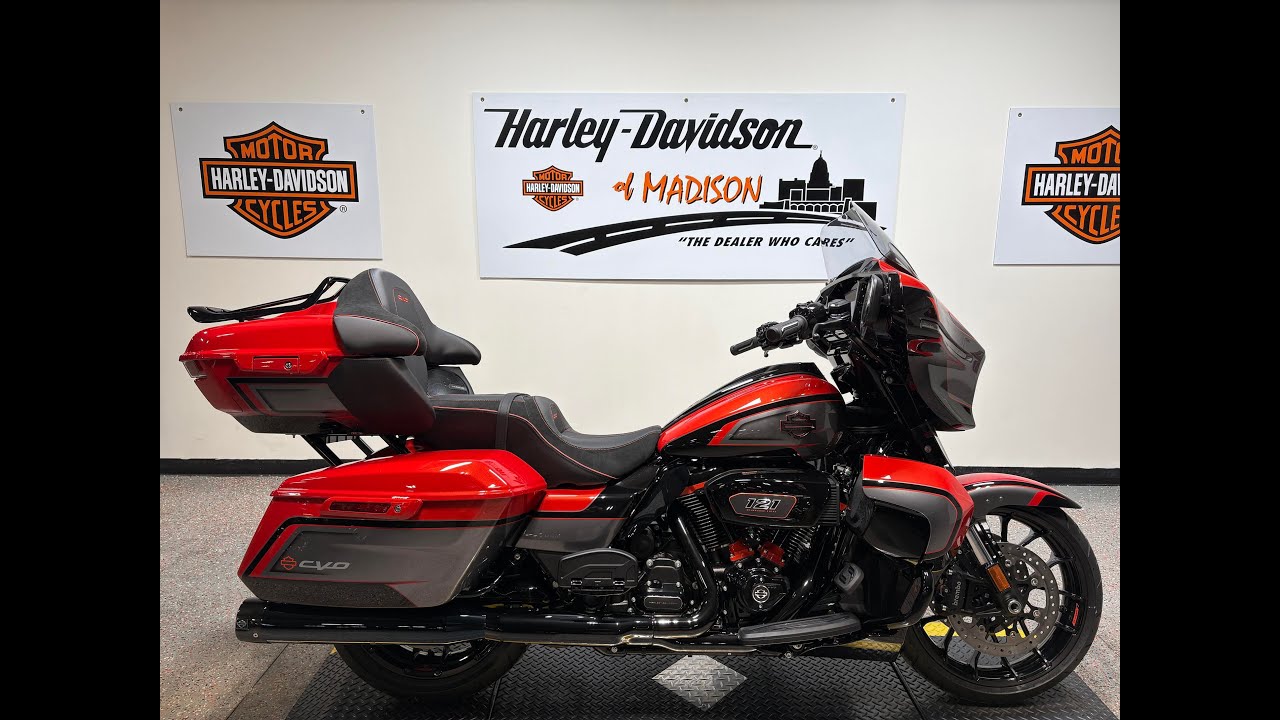 2026 FLHXLSE Harley-Davidson&reg; CVO Street Glide Limited Citrus Heat CVO Tri-Tone