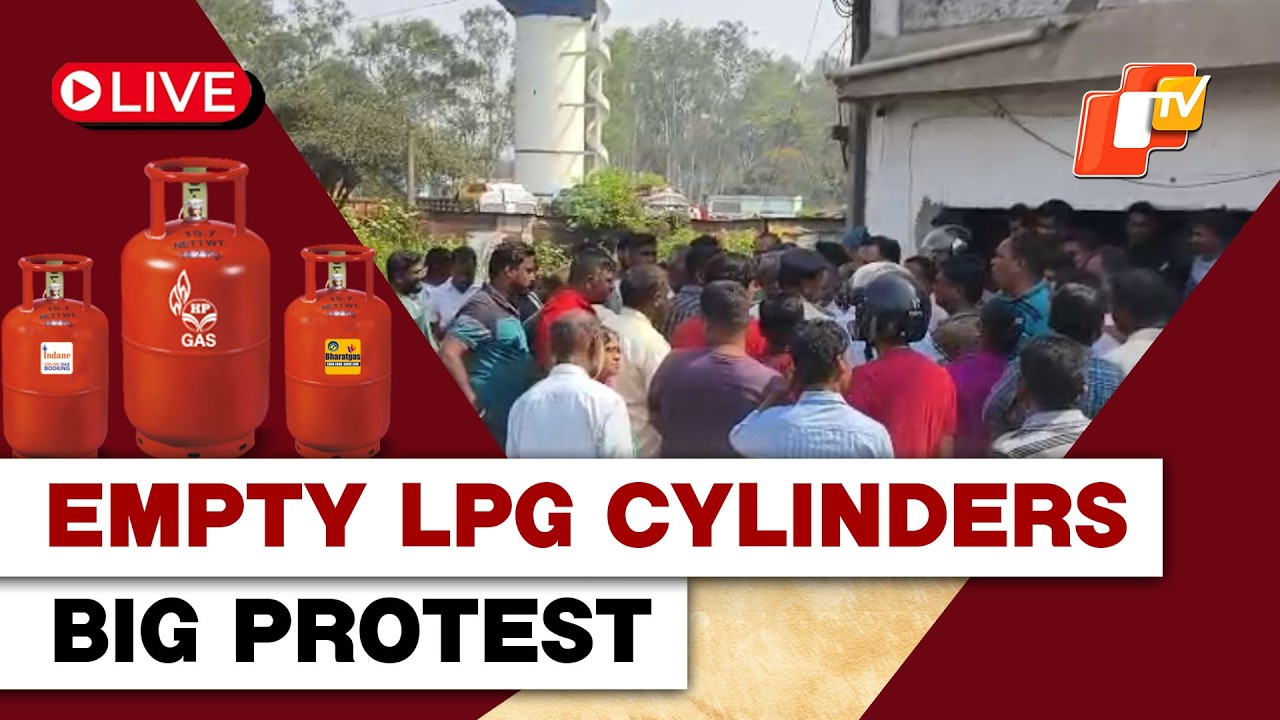 People Block Road With Empty LPG Cylinders Outside Gas Agency In Keonjhar