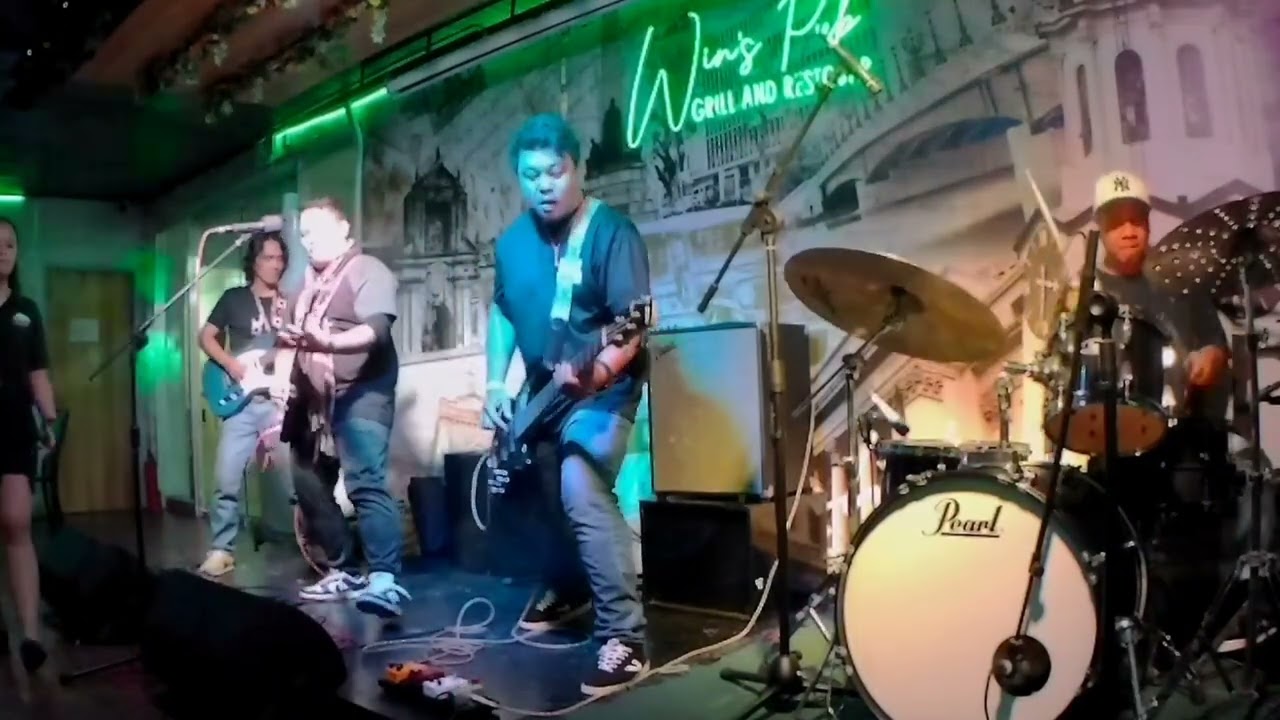 Gig at Win's pub 