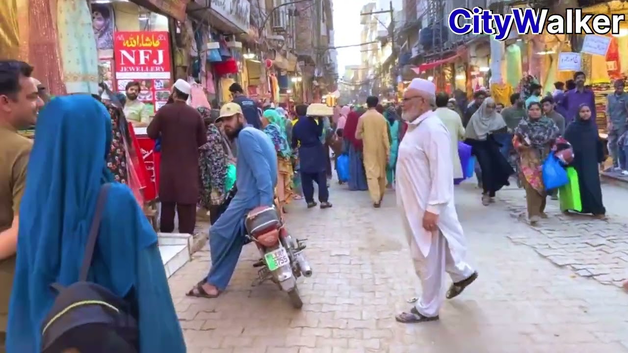 Experience Pakistan: The Ultimate Walking Tour Adventure