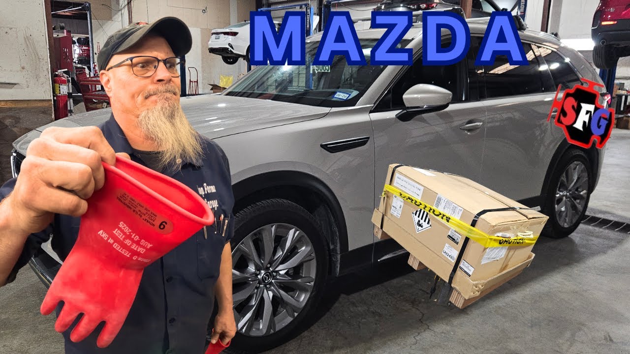 Wymiana akumulatora w hybrydzie Mazda CX-90 Mild Hybrid z 2024 r.
