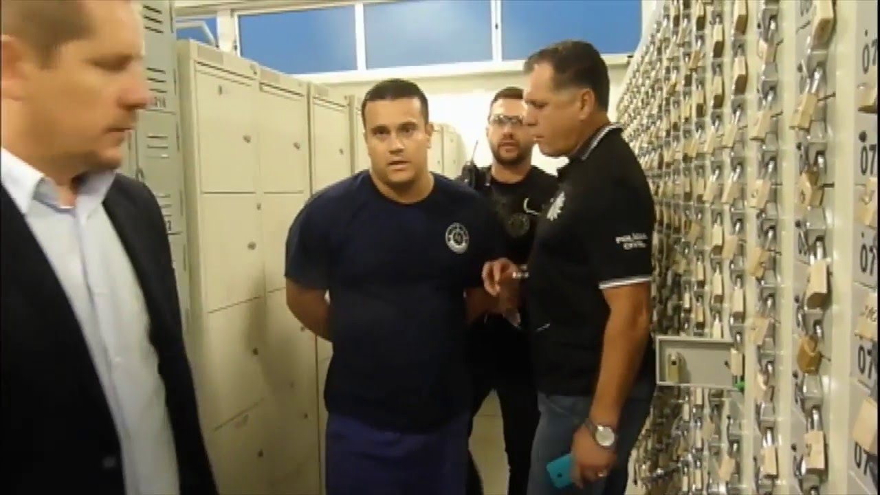 Funcionário de fábrica é preso após desviar armas para criminosos no RS