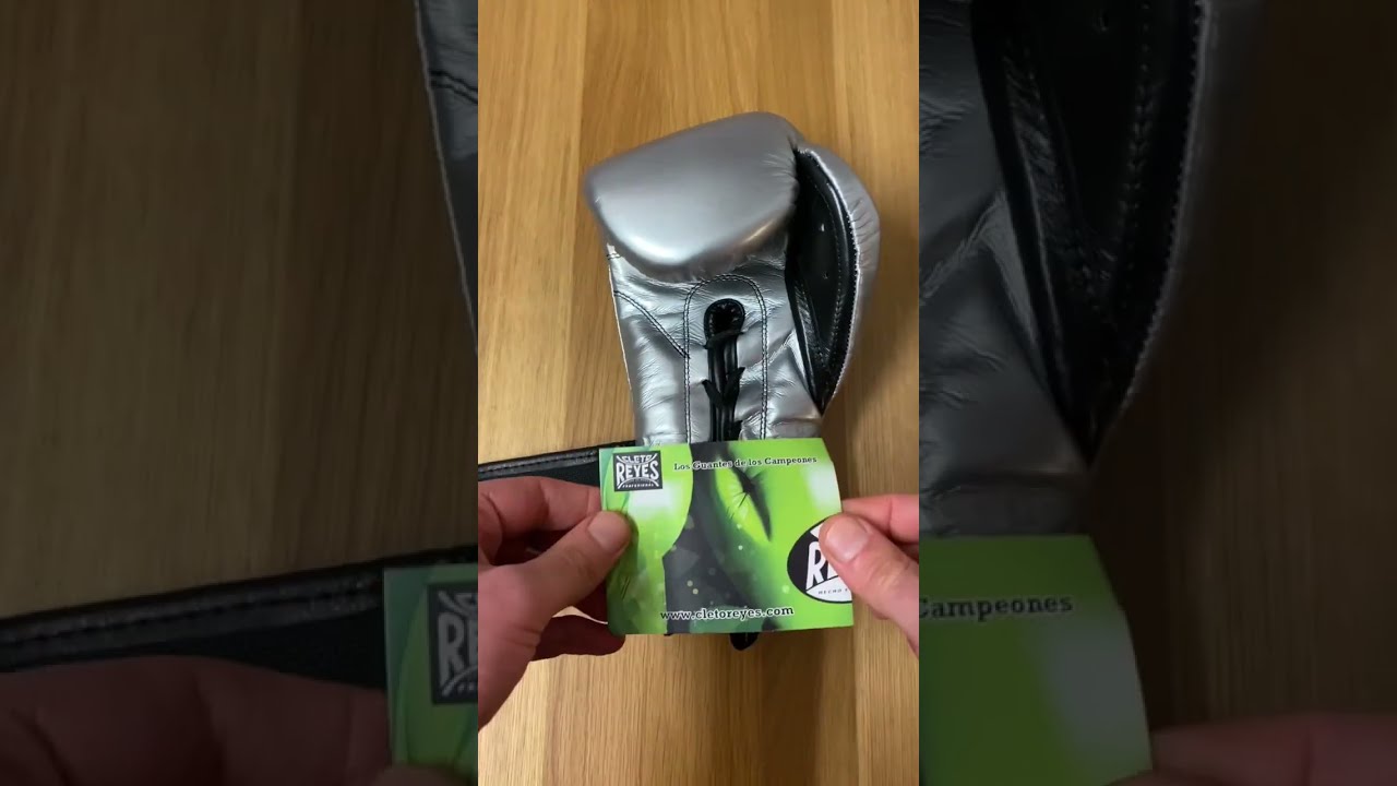 Opening some fresh new Cleto Reyes gloves (Folk panic when I used the knife 😂) #cletoreyes #boxing