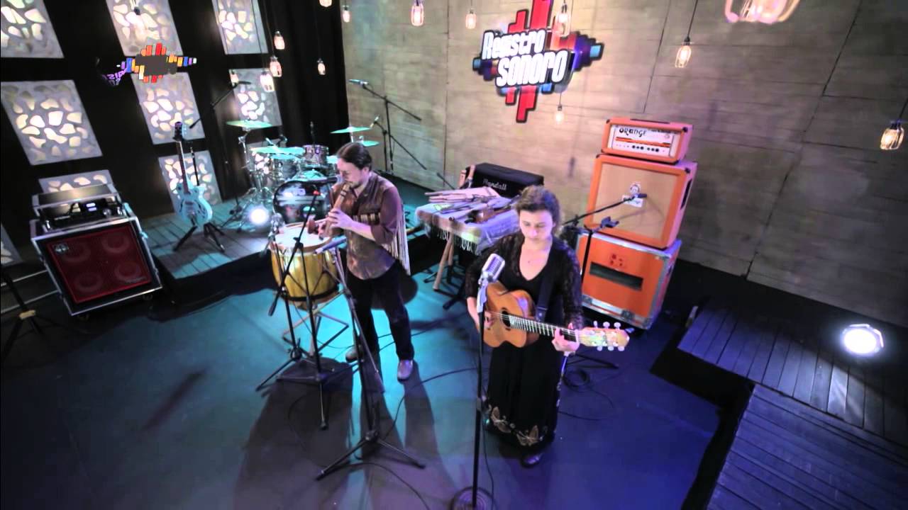 Hojarasca: Taham&iacute;es