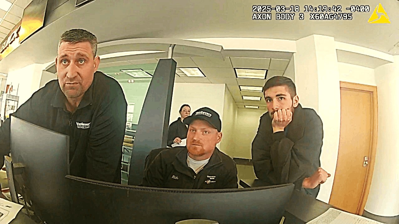 Dealership Tricks Scammer into Waiting For Police to Arrive