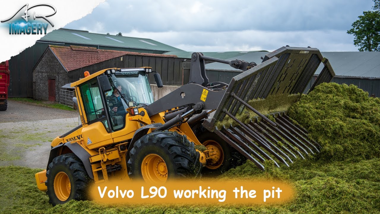 Volvo L90 working the pit at Purcell Farms