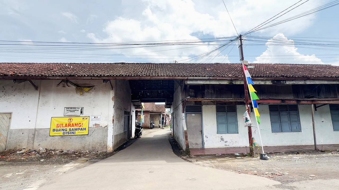 MENCARI JALUR KERETA API CABANG STASIUN SOKARAJA - PG KALIBAGOR