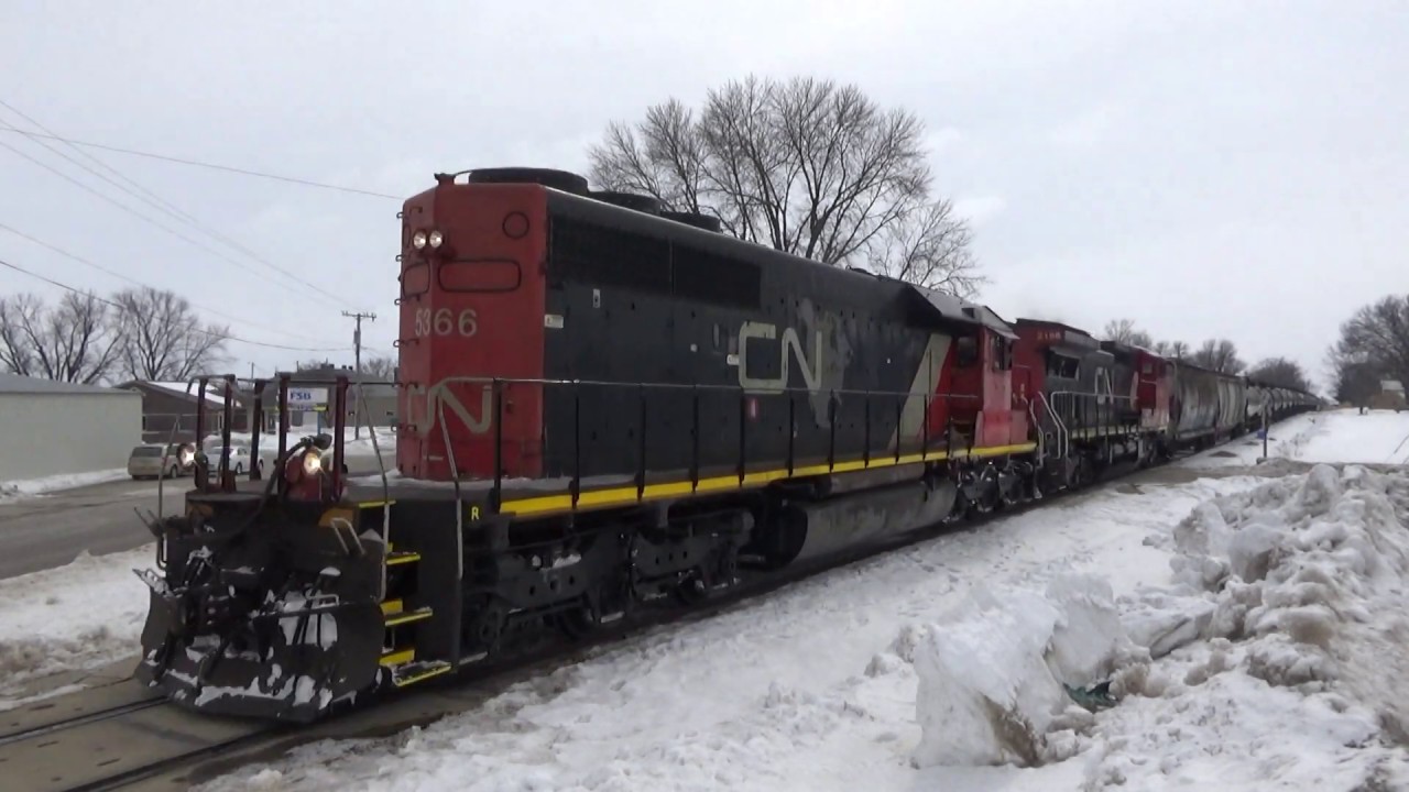 LHF SD40-2! - CN 5366 & 2186 Lead L567 Thru Alburnett