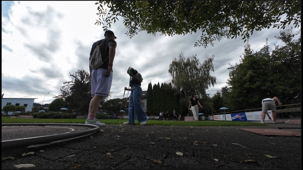 Minigolf Vlog (shes an absolut talent!!!!)