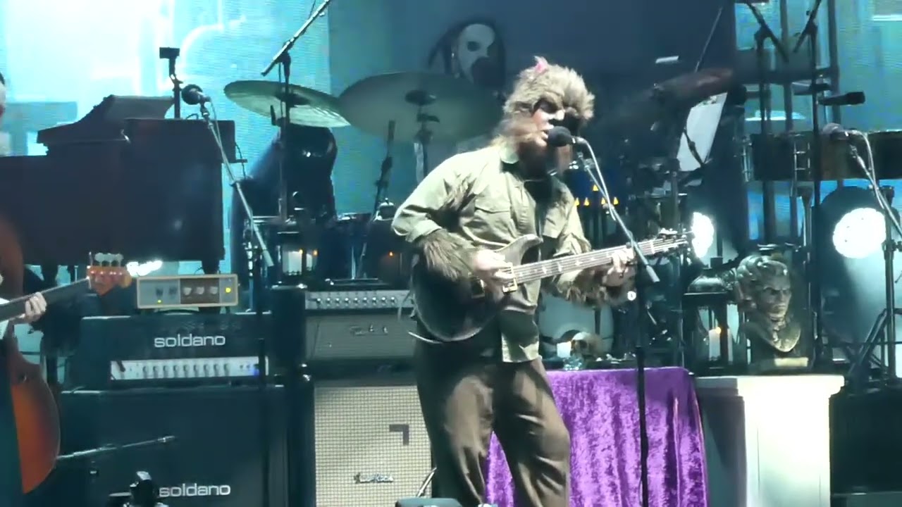 Billy Strings | “Alive” (Pearl Jam first time played) | 10/31/2025 | CFG Arena Baltimore 
