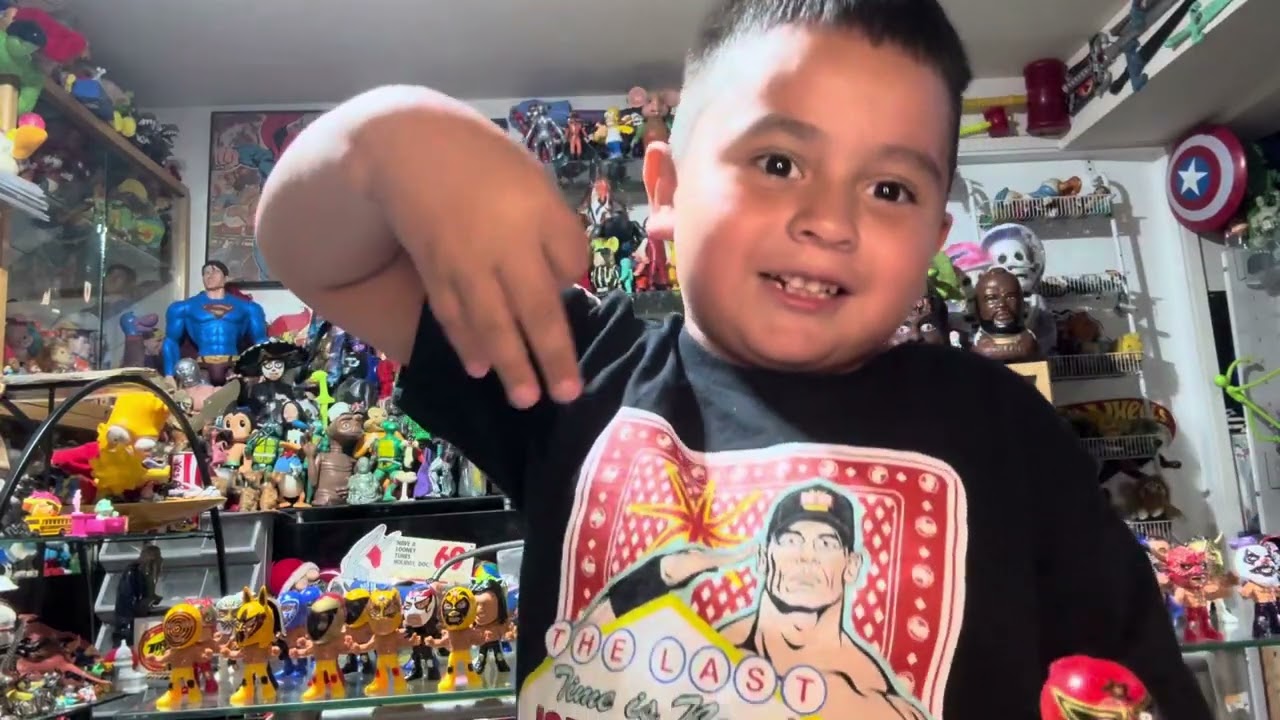 LUCHADORES CABEZONES COLORES MUY ATRACTIVOS Y DOS FIGURAS MUY IMPRESIONANTES AL FINAL 