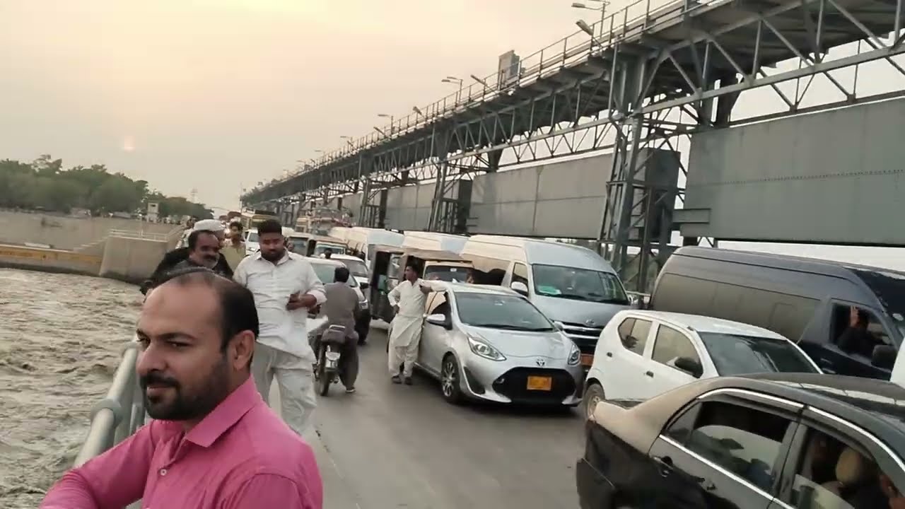 kotri Barrage (Al-Manzar) bridge jam 💚💚