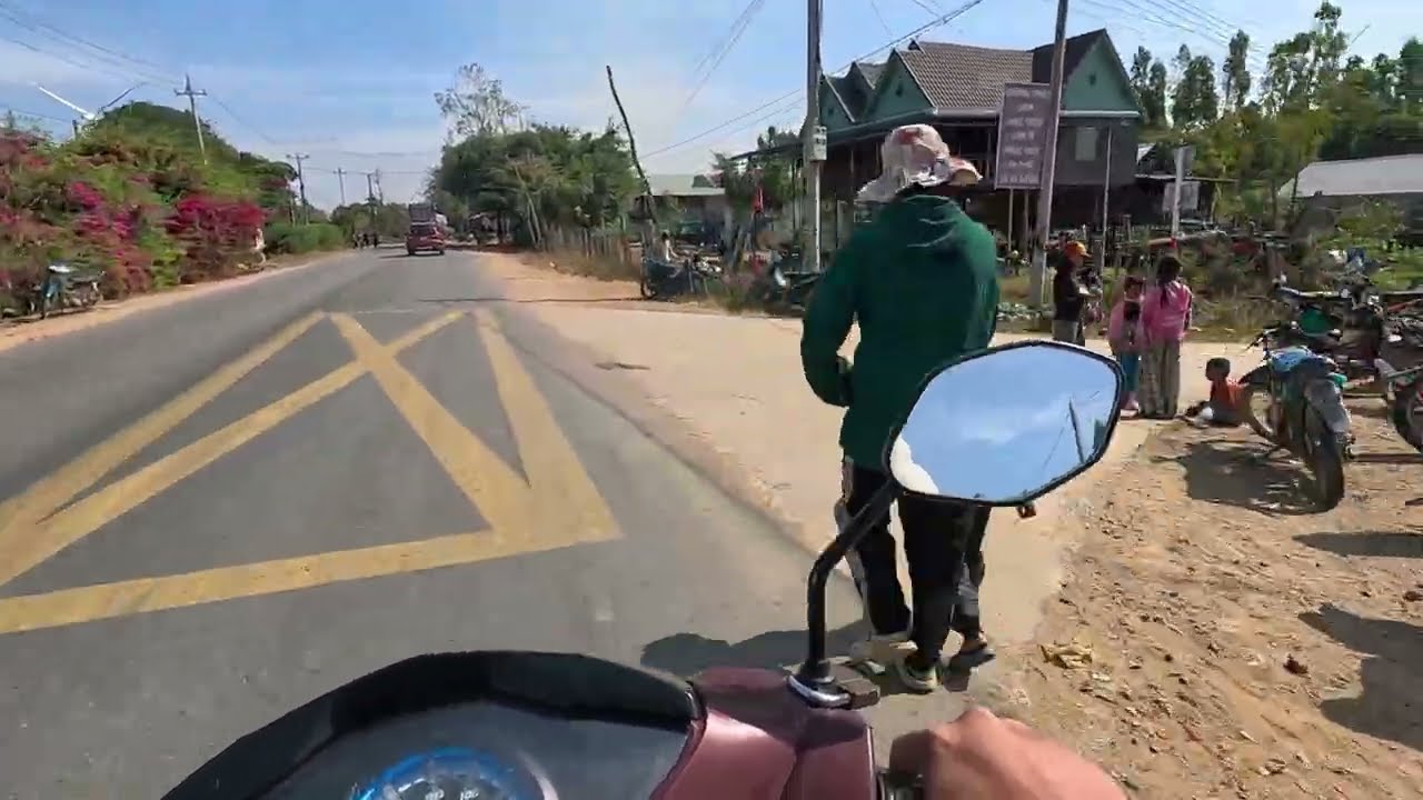 Một mình chạy xe đường dài 