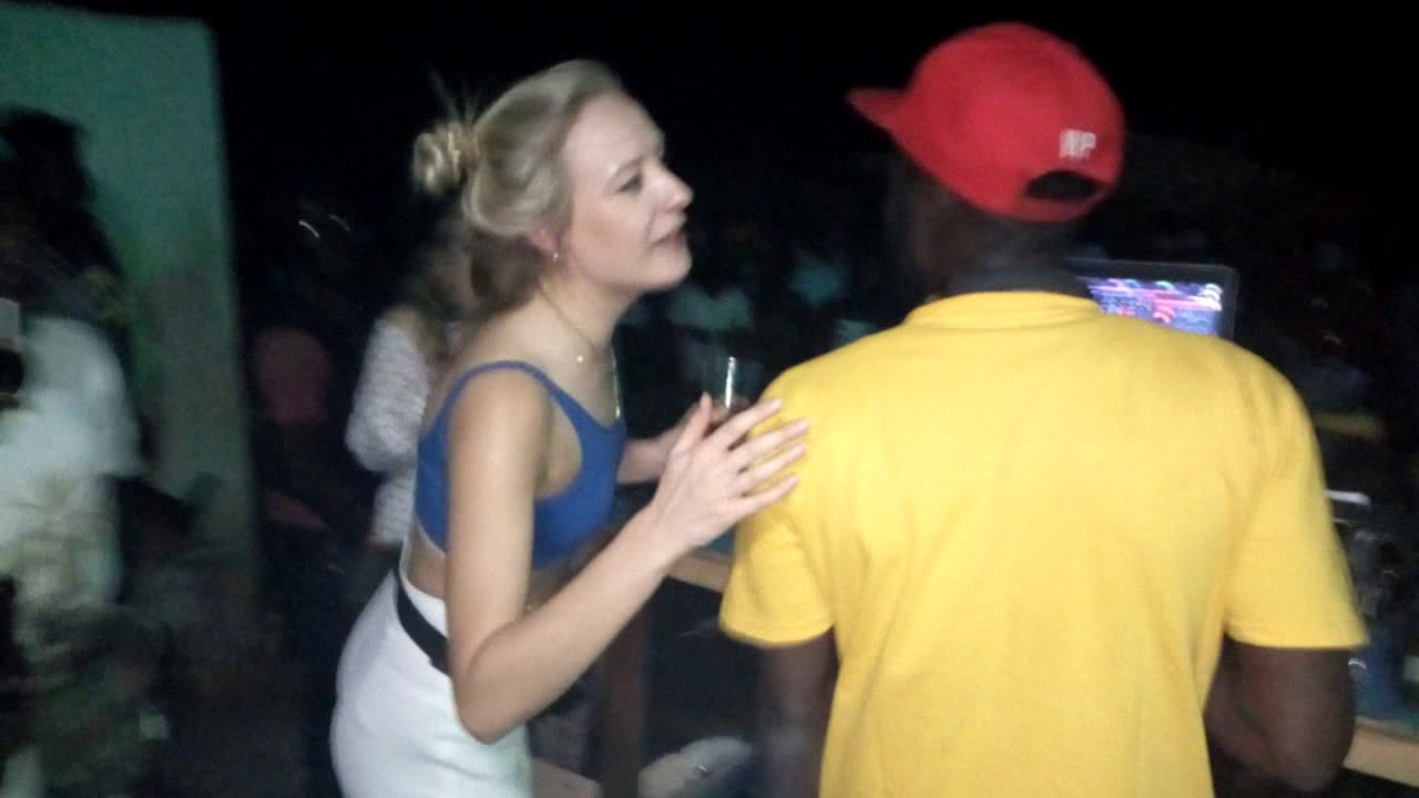 Gambia Kind DJ fireman live in dominos(2)