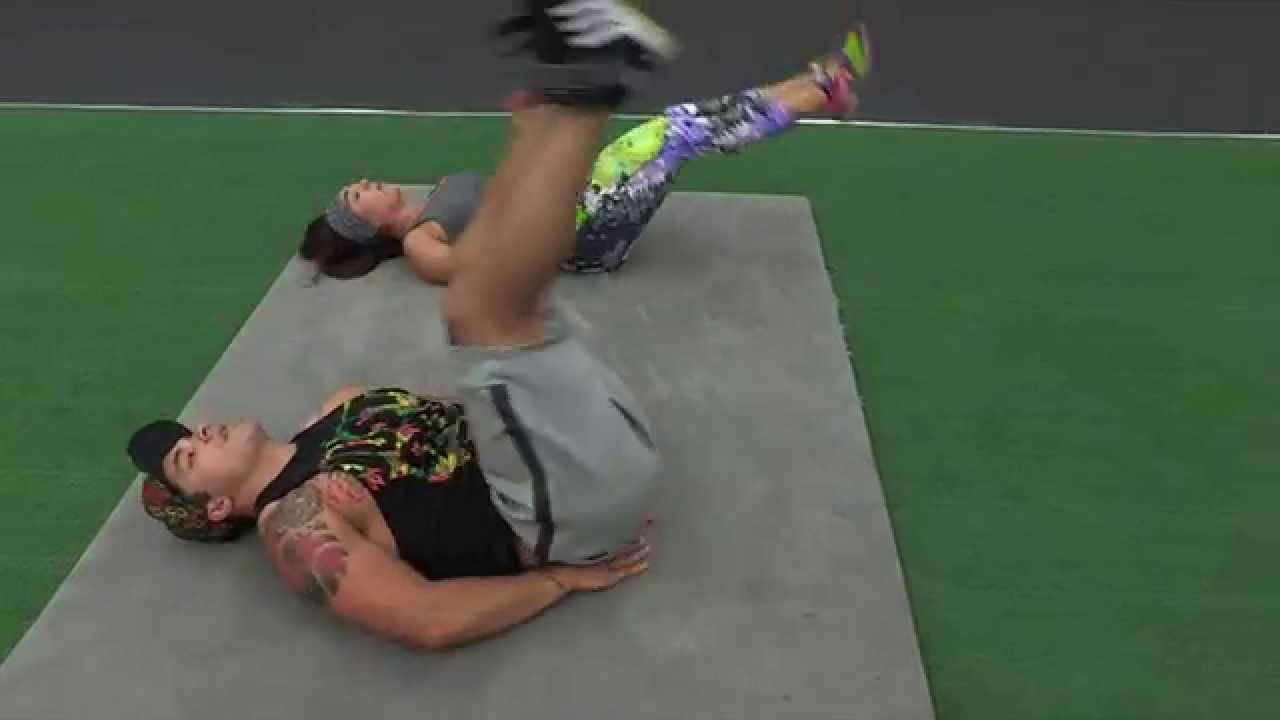Jawy & Fit Brid enseñan rutina para abdomen en pareja